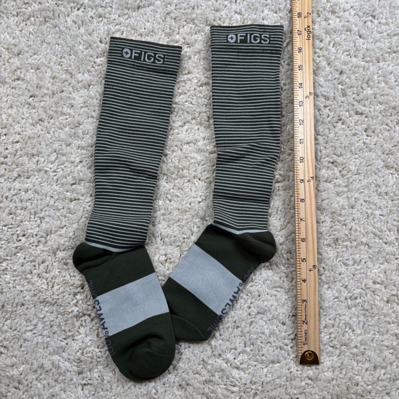 FIGS Compression Socks Olive Green White Stripe "100% AWESOME" Logo Size M - Picture 3 of 4